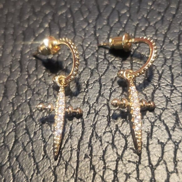 ✝️ Earings - Picture 2 of 5